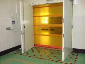 室内間仕切りに門番KU25型