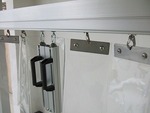 アコーディオンカーテン 120W 耐寒タイプ 両引取手金物仕様の画像2