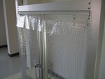 透明糸入り静電防炎カーテン 取手金物仕様の画像2